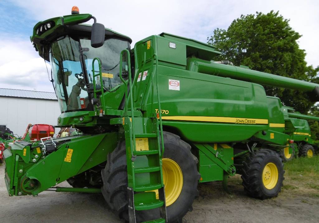 Used John Deere T670 combine harvesters Year: 2016 Price ...