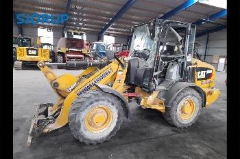 CAT 906 M