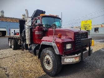 Mack RD 690 S