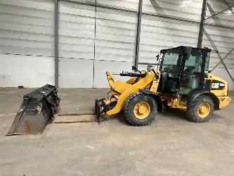 CAT 906 M