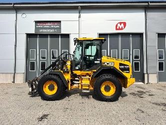 JCB 413