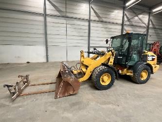 CAT 906 M