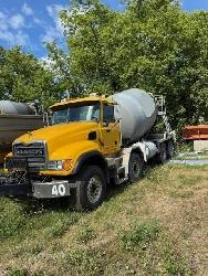 Mack CV 713