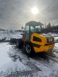 JCB 406