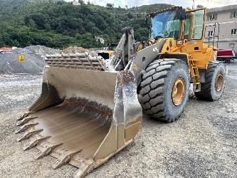 Volvo L 220 E