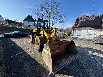CAT 910M