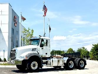 Mack GU 813