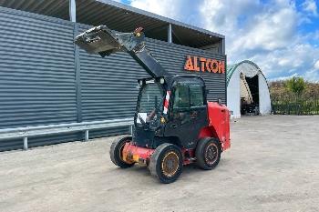 JCB R260