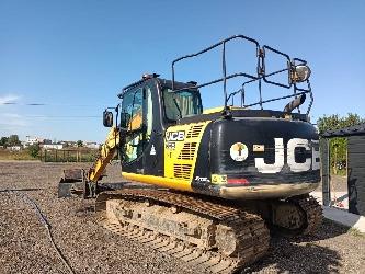 JCB JS 130