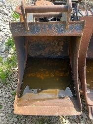 Komatsu 600