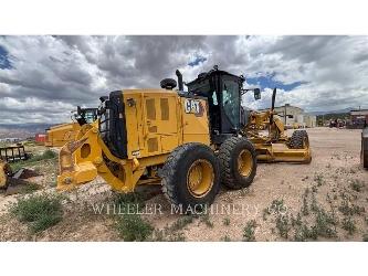 CAT 150 AWD