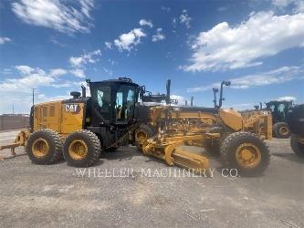 CAT 150 AWD