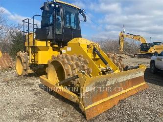 CAT 815