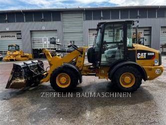 CAT 906M