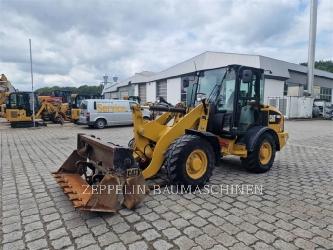 CAT 906M