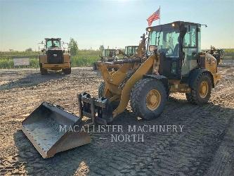 CAT 906M