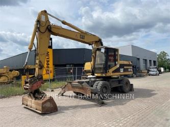 CAT M318
