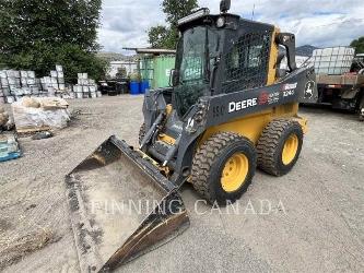 John Deere 324G