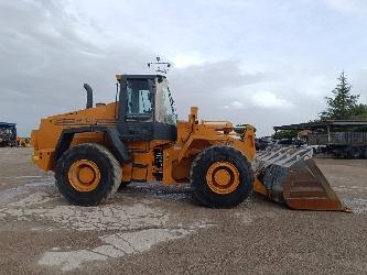 CASE 821 C