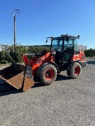Kubota R 082