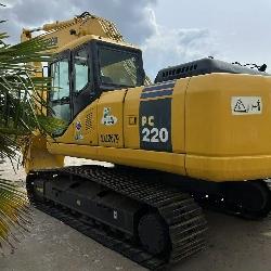 Komatsu 220-7