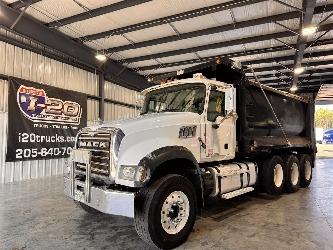 Mack GU713