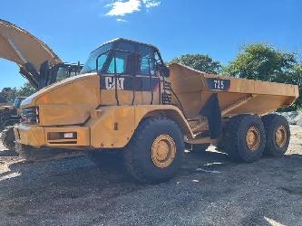 CAT 725