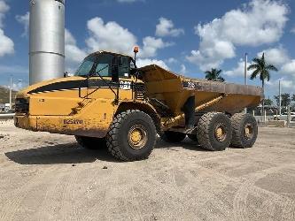 CAT 735
