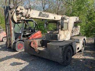 JLG 886