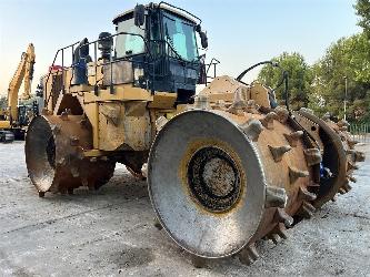 CAT 836K