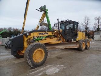 Komatsu GD675-5