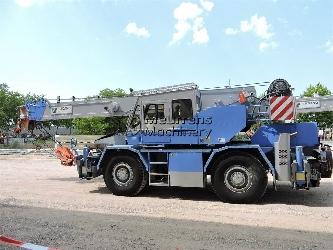 Tadano TR-300E