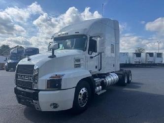 Mack ANTHEM 64T