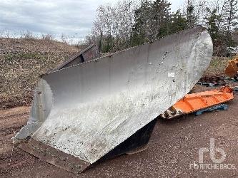  10 ft V