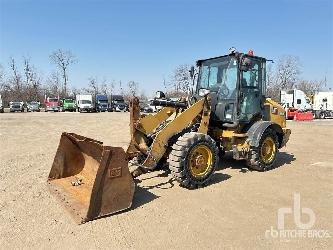 CAT 908M