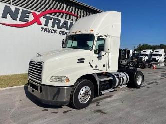 Mack CXU612