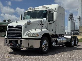 Mack CXU613