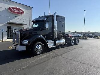 Kenworth T880