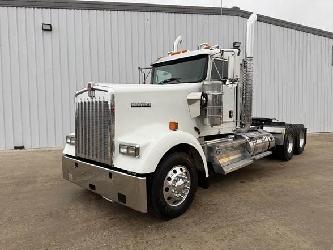 Kenworth W900B