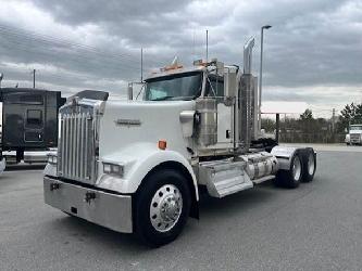Kenworth W900L