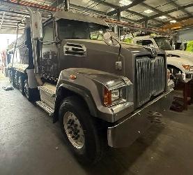 Western Star 4700