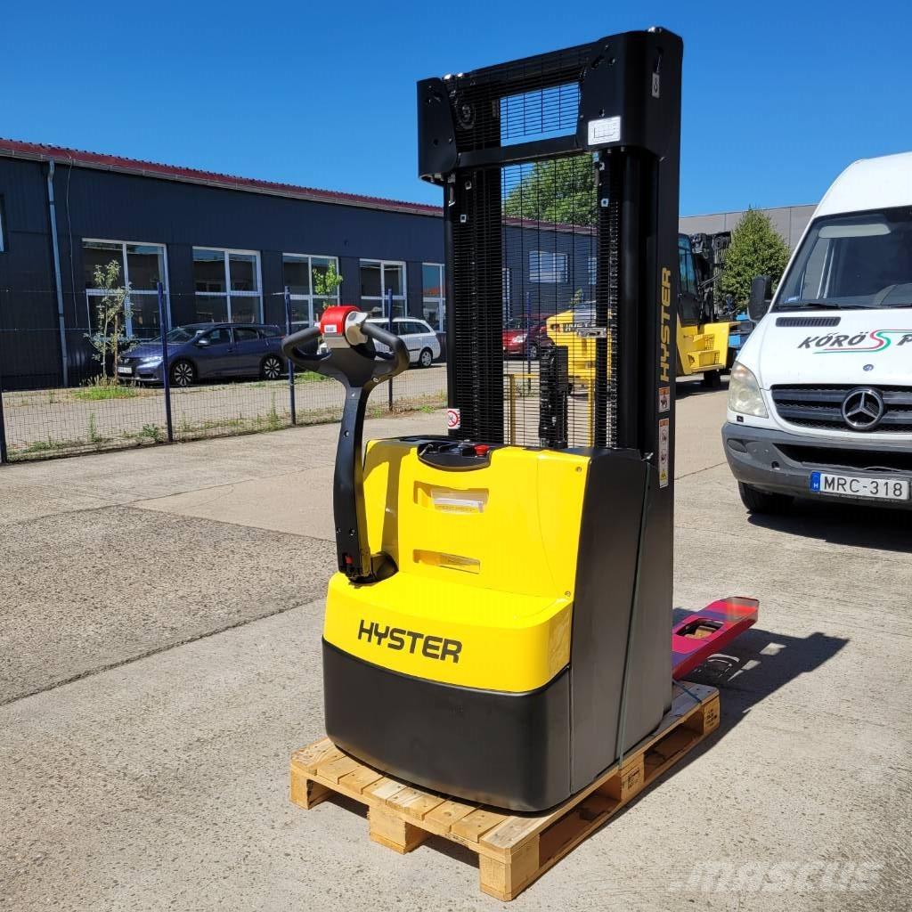 Hyster S 1.6 Pedestrian stacker