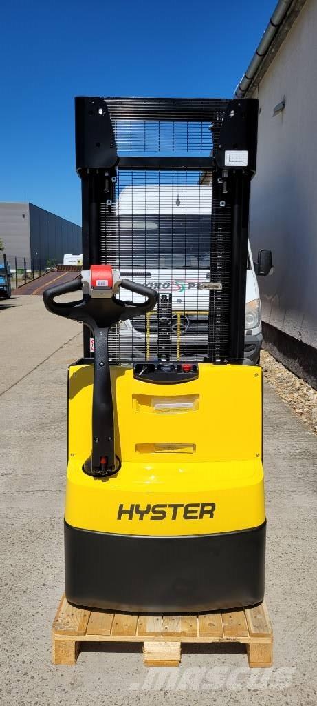 Hyster S 1.6 Pedestrian stacker