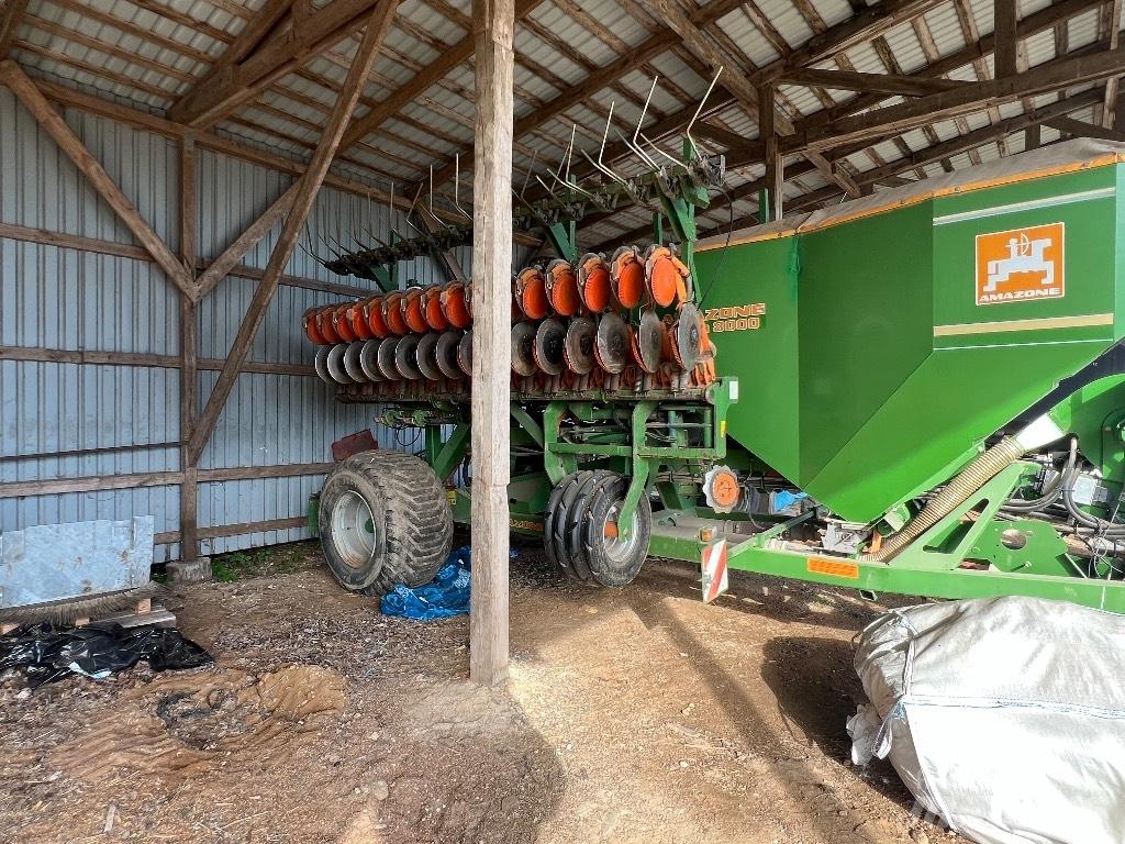 Amazone Citan 8000 Farm Drills