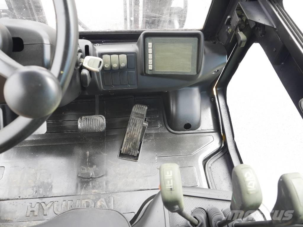 Hyundai 25 D-9 Diesel Forklifts