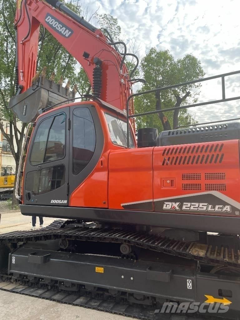 Doosan DX 225 Mini excavators  7t - 12t