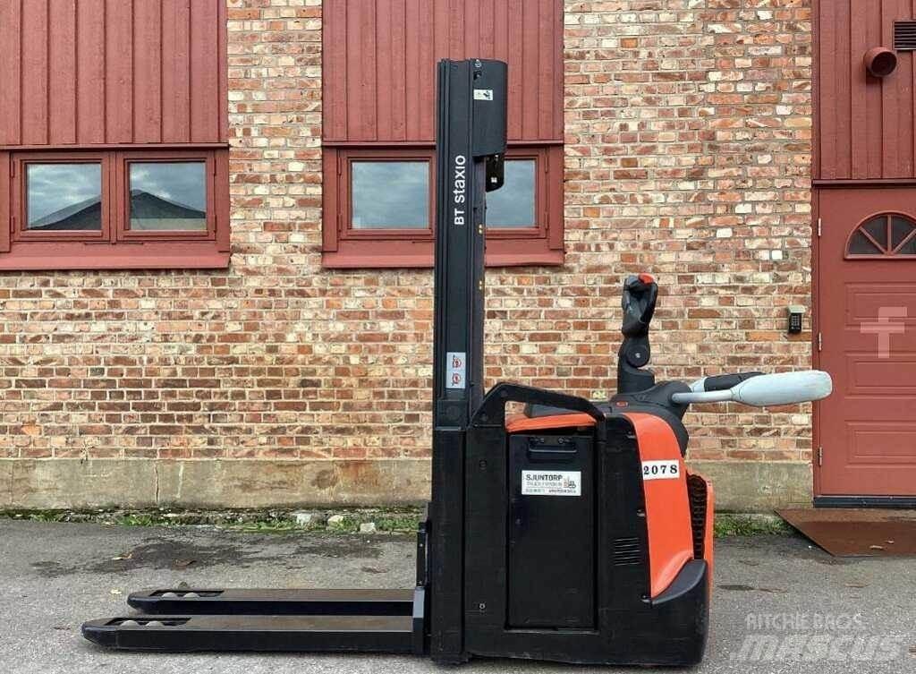 BT SPE 120 L Pedestrian stacker