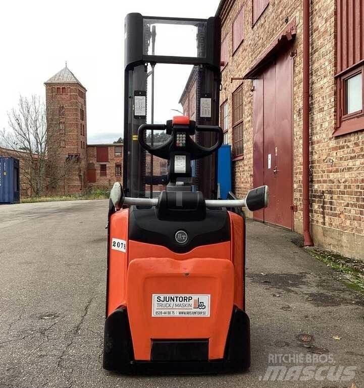 BT SPE 120 L Pedestrian stacker