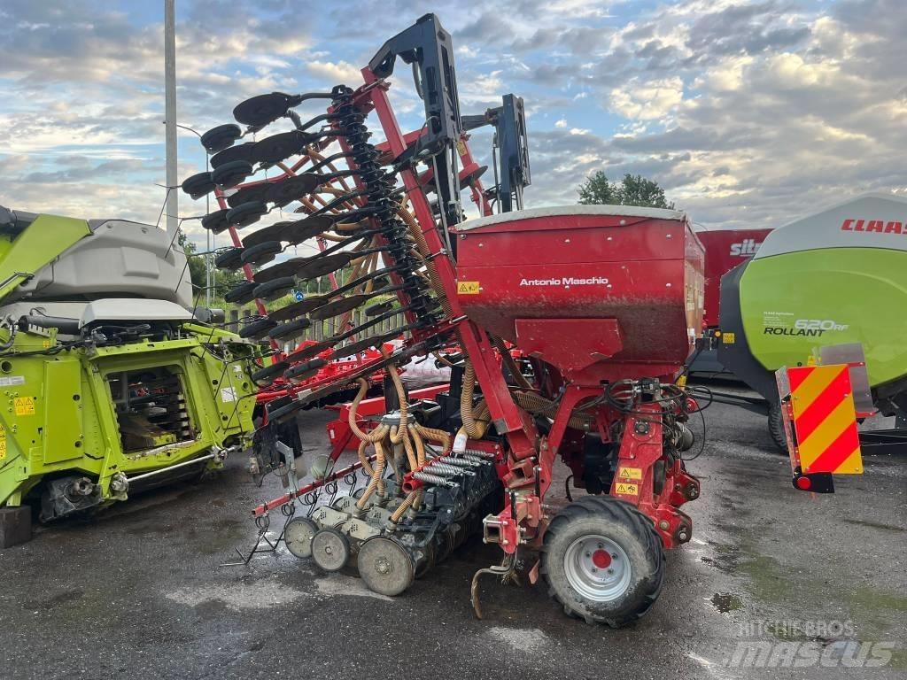 Mascar Montana 600 Precision Sowing Machines