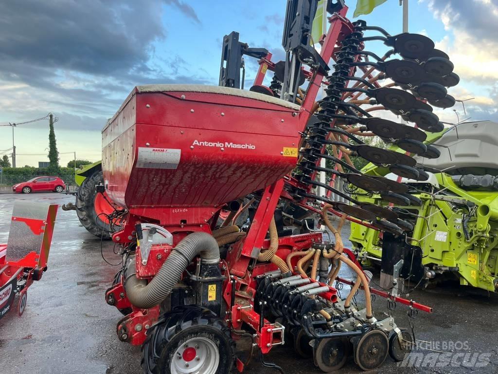 Mascar Montana 600 Precision Sowing Machines